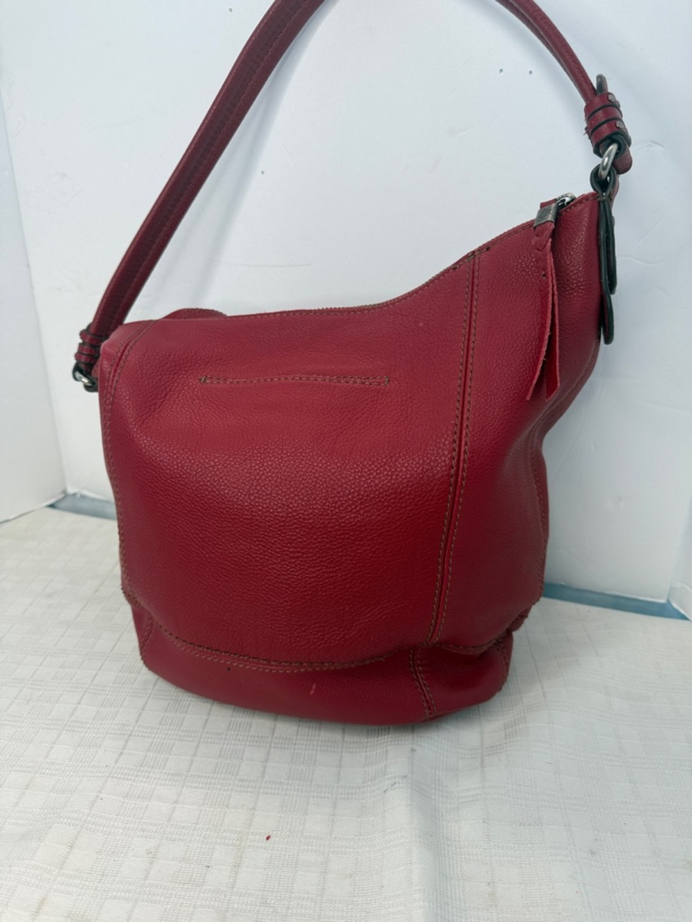 The Sak
Sequoia Leather Hobo - Picture 3 of 10